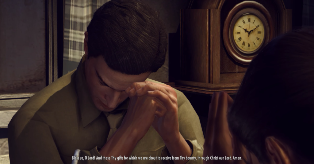 Мужчина молится за столом рядом с часами