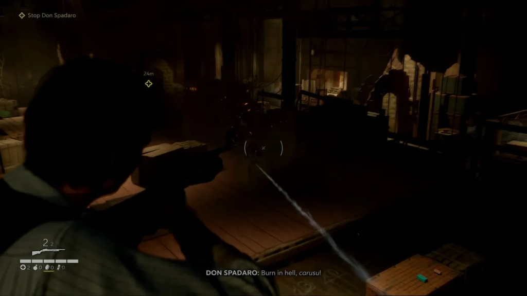 Персонаж целится из оружия в тёмном складе