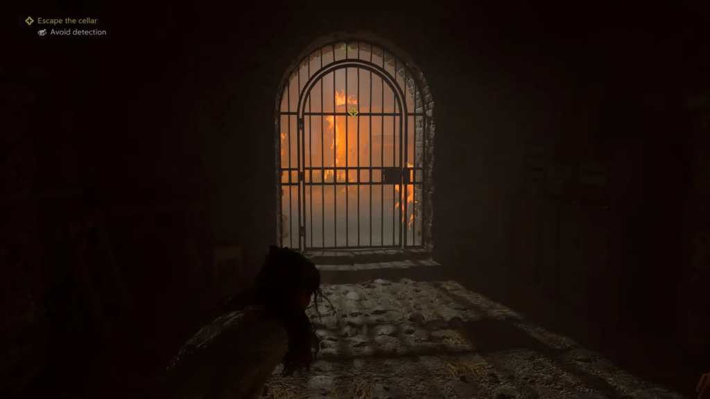 Лара Крофт ползёт к решётке в подземелье Tomb Raider