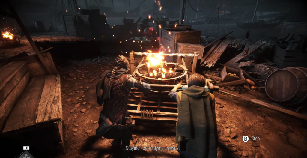 Амиция и Гуго толкают телегу с огнем в порту