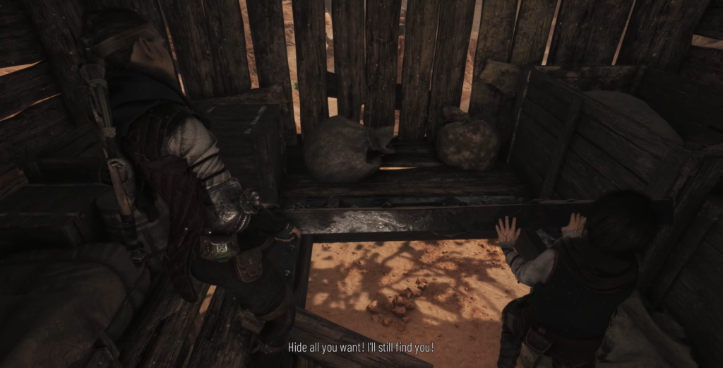 Двое детей прячутся в деревянной хижине